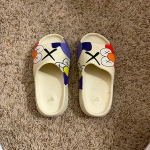 Yeezy slides x KAWS